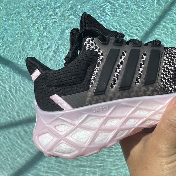 KID'S adidas UltraBoost Web DNA Black Clear Pink GZ4002 - Picture 4 of 11